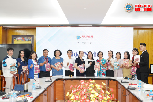 Khoa Ngoại ngữ tổ chức hội nghị tổng kết năm học 2024-2025 và triển khai nhiệm vụ năm học 2025-2026